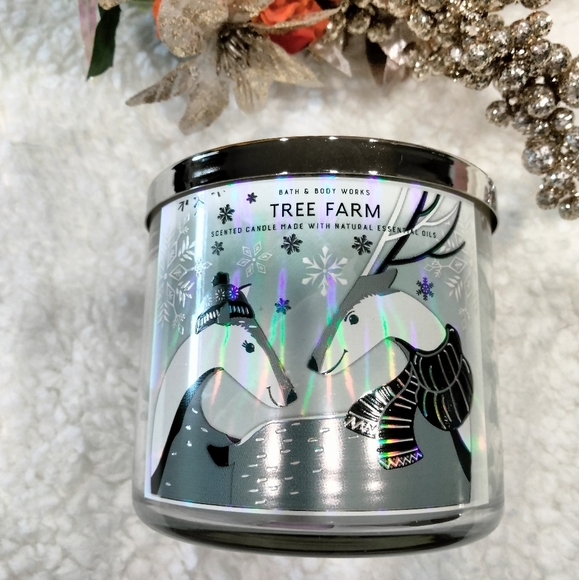 BATH AND BODY WORKS Tree Farm three wick candle NWT Christmas holiday reindeer - Picture 2 of 3